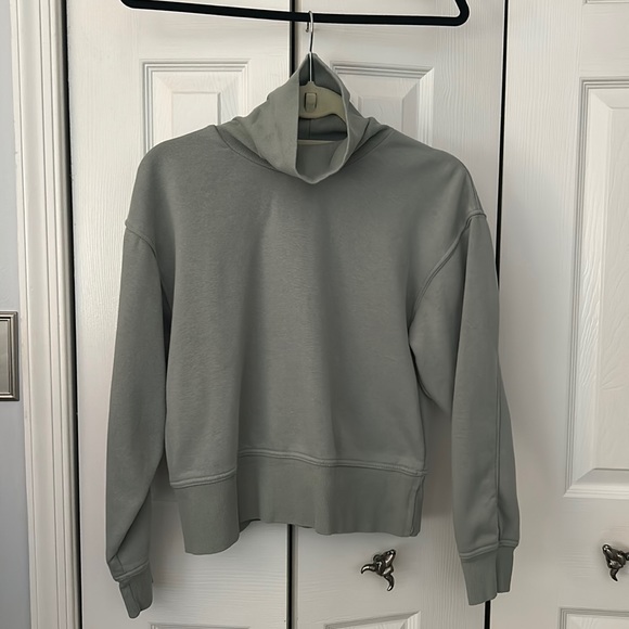 Cropped Zara sweater - Picture 1 of 2